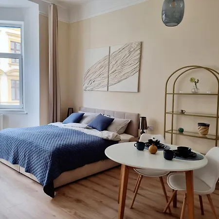 7Th Heaven Apartment Close To Metro And Center Prague Exterior photo