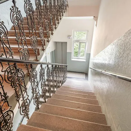 7Th Heaven Apartment Close To Metro And Center Prague Exterior photo