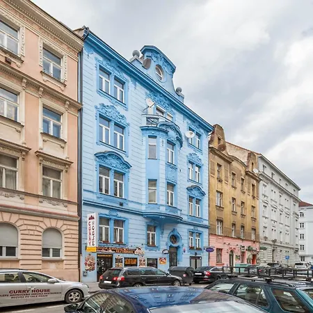 7Th Heaven Apartment Close To Metro And Center Prague Exterior photo