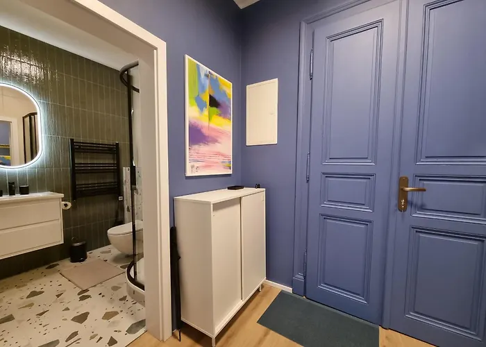 7Th Heaven Apartment Close To Metro And Center