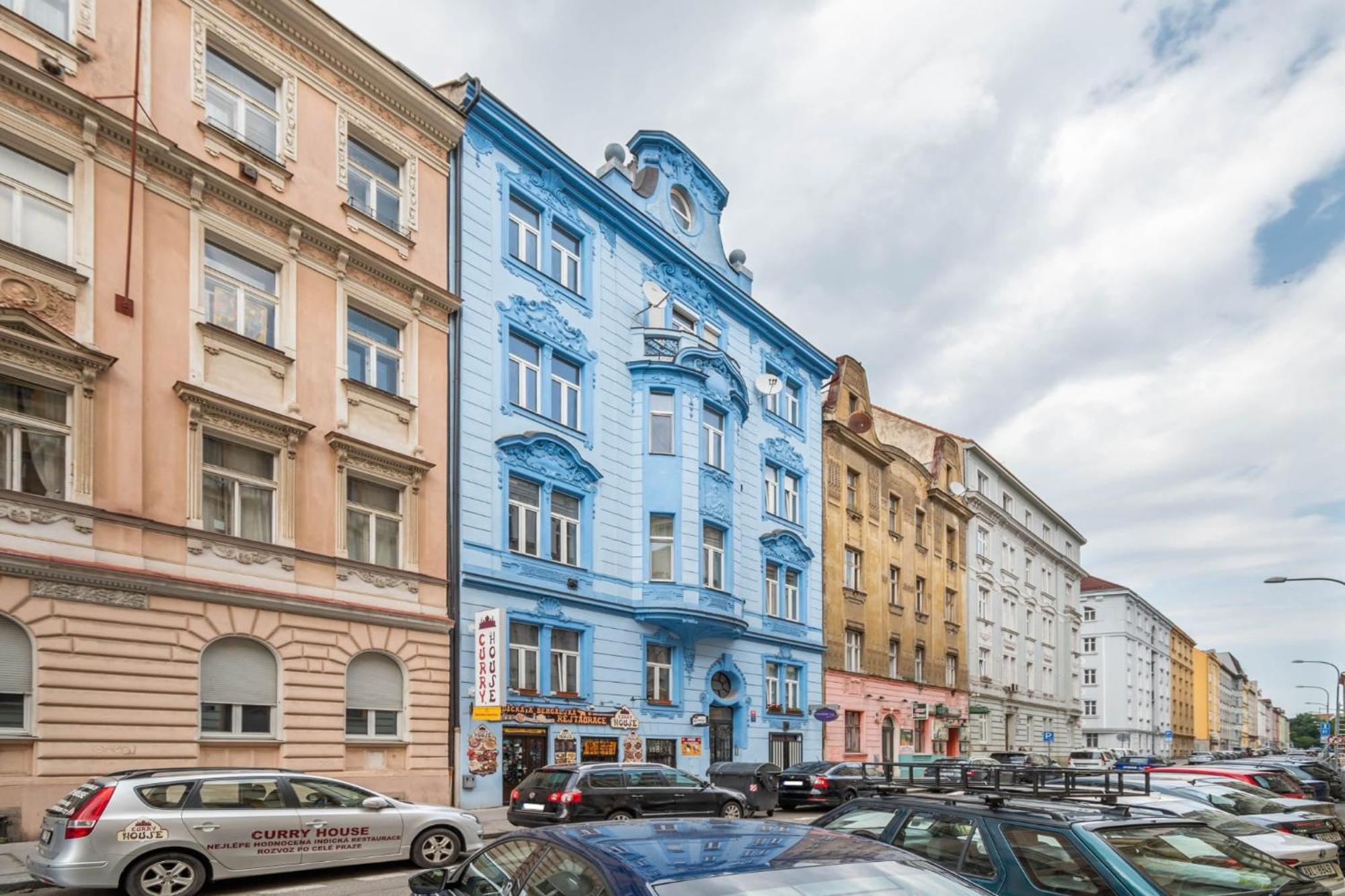 Апартаменти 7th Heaven Close To Metro And Center